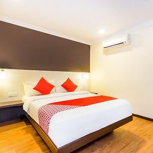 Oyo 431 Hotel De Grand Orchard